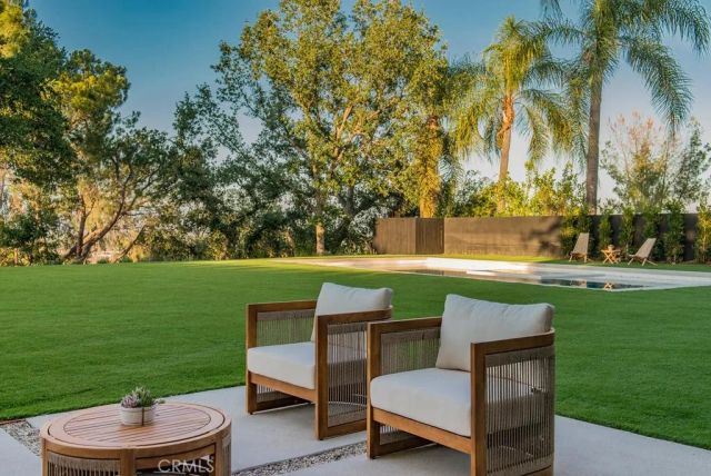 24245 Hatteras, Woodland Hills, CA 91367