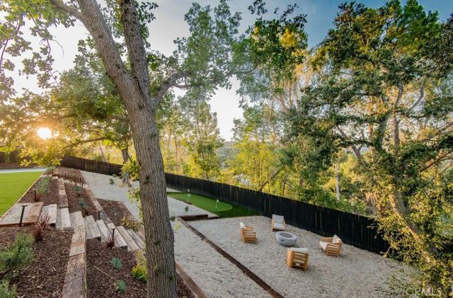 24245 Hatteras, Woodland Hills, CA 91367