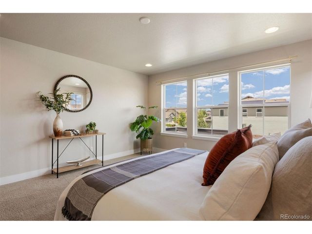 1556 Stablecross Dr, Castle Pines, CO 80108