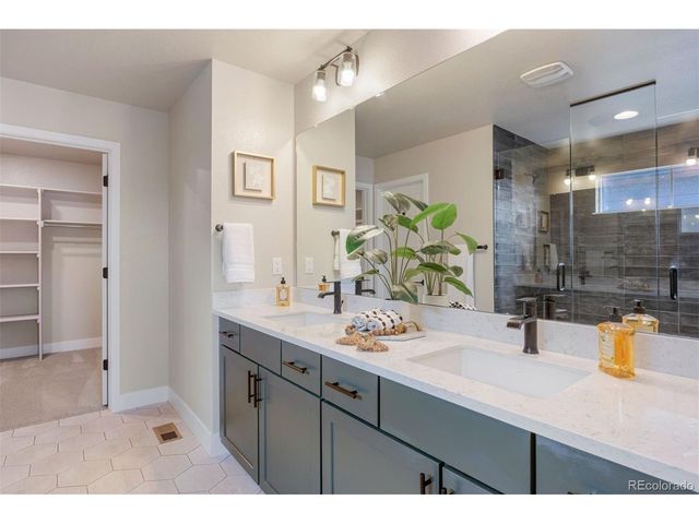 1556 Stablecross Dr, Castle Pines, CO 80108