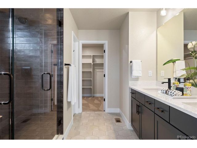 1556 Stablecross Dr, Castle Pines, CO 80108