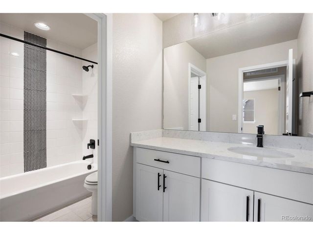 1556 Stablecross Dr, Castle Pines, CO 80108