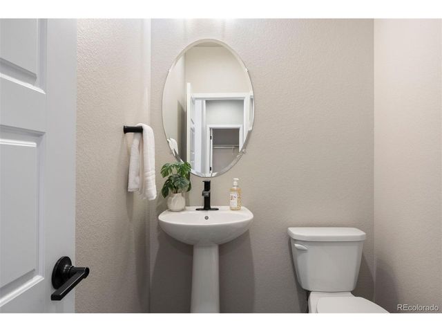 1556 Stablecross Dr, Castle Pines, CO 80108