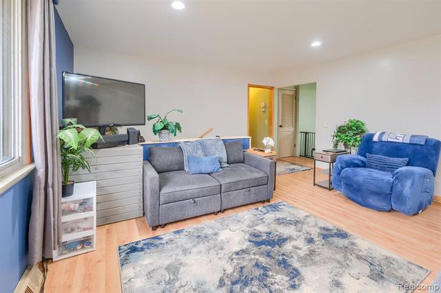 8250 Rockwood Avenue, Mount Morris, MI 48458