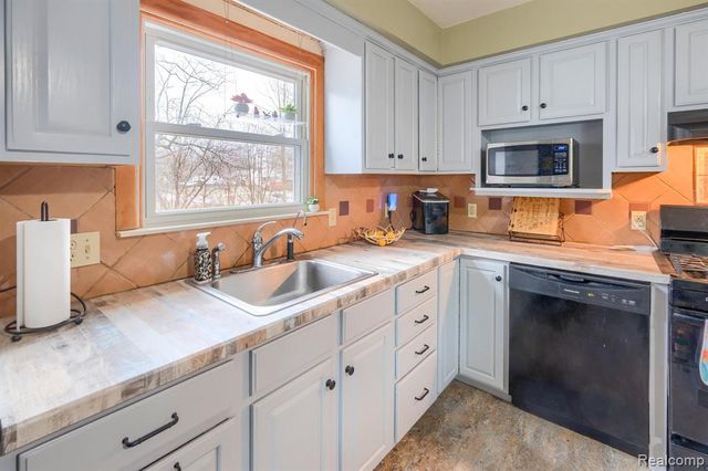 8250 Rockwood Avenue, Mount Morris, MI 48458