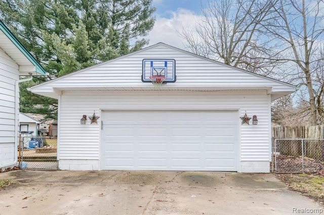 8250 Rockwood Avenue, Mount Morris, MI 48458