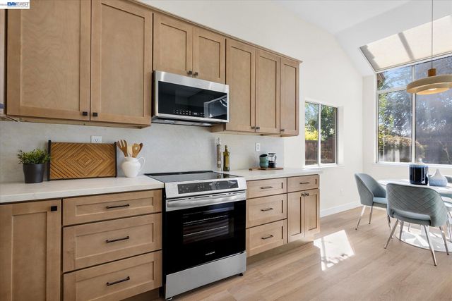 535 Zenith Ridge Rd, Danville, CA 94506