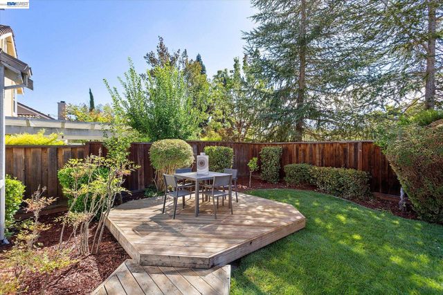 535 Zenith Ridge Rd, Danville, CA 94506