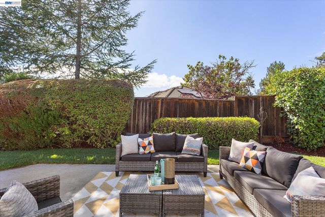 535 Zenith Ridge Rd, Danville, CA 94506