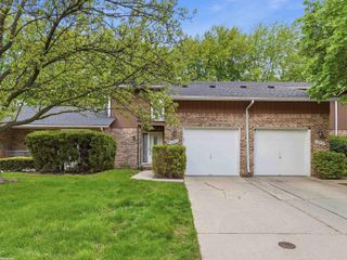 42552 Beverly Way, Clinton Twp, MI 48038
