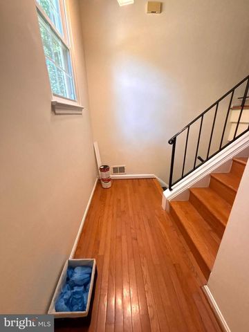 10050 WOOD SORRELS LN, Burke, VA 22015