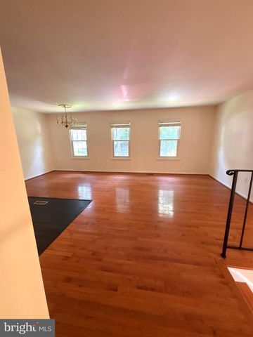10050 WOOD SORRELS LN, Burke, VA 22015