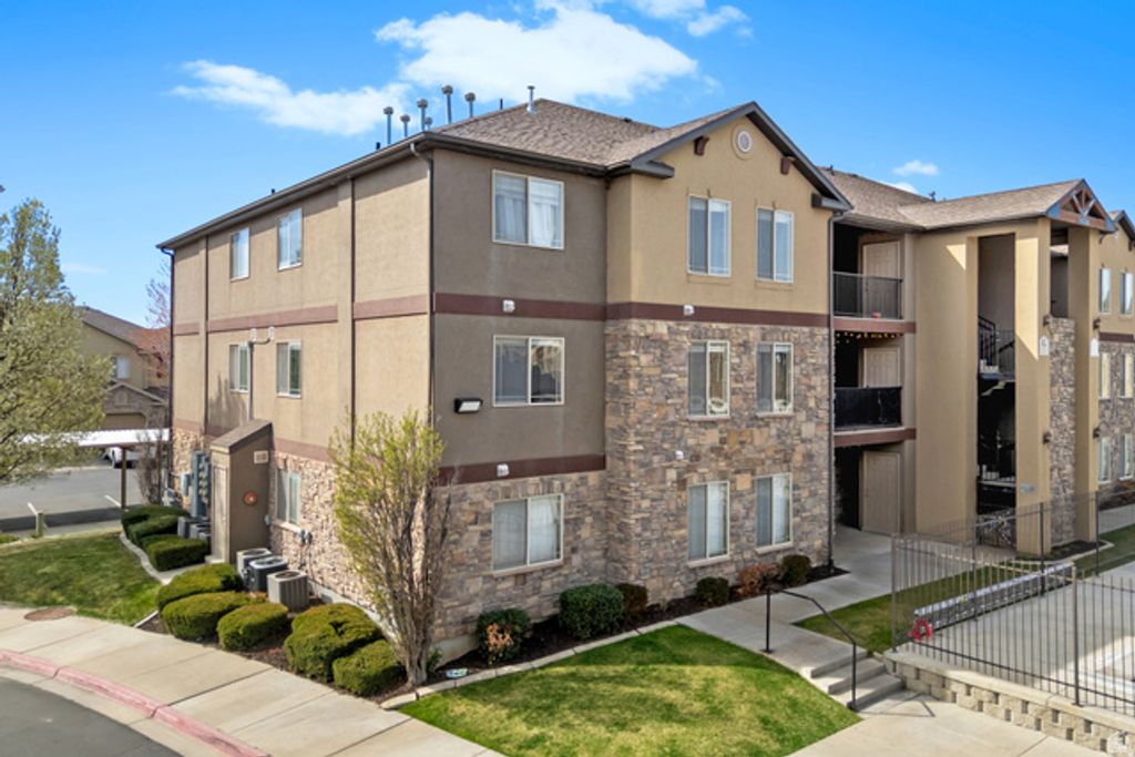 946 W 630 S #46, Pleasant Grove, UT 84062 — photo 2