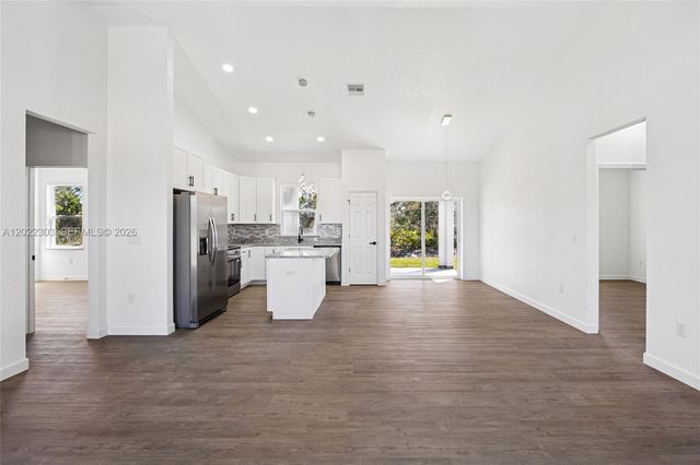 7433 Domenico Street, Sebring, FL 33872