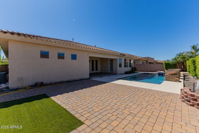 2324 W BLAYLOCK Drive, Phoenix, AZ 85085