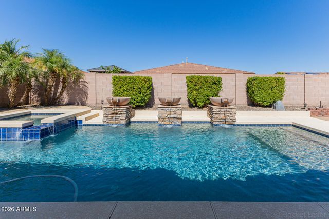 2324 W BLAYLOCK Drive, Phoenix, AZ 85085