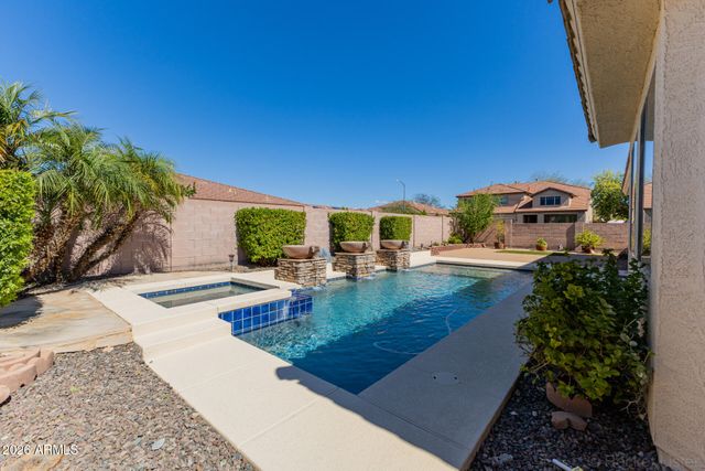 2324 W BLAYLOCK Drive, Phoenix, AZ 85085