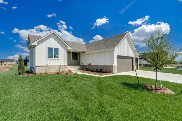 8884 E Bradford St, Wichita, KS 67210