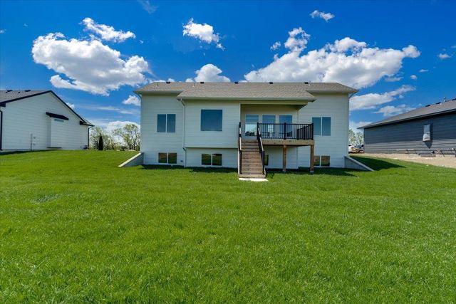 8884 E Bradford St, Wichita, KS 67210