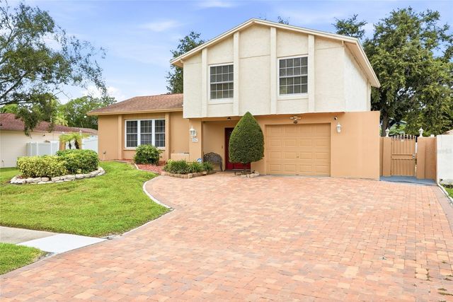 8206 VASSAR CIRCLE, Tampa, FL 33634