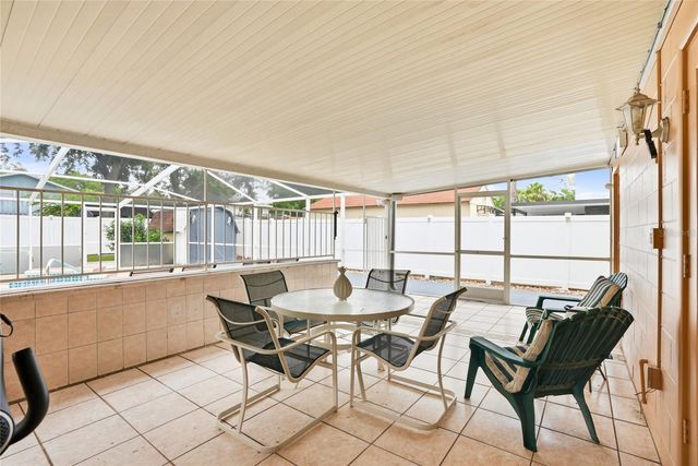 8206 VASSAR CIRCLE, Tampa, FL 33634