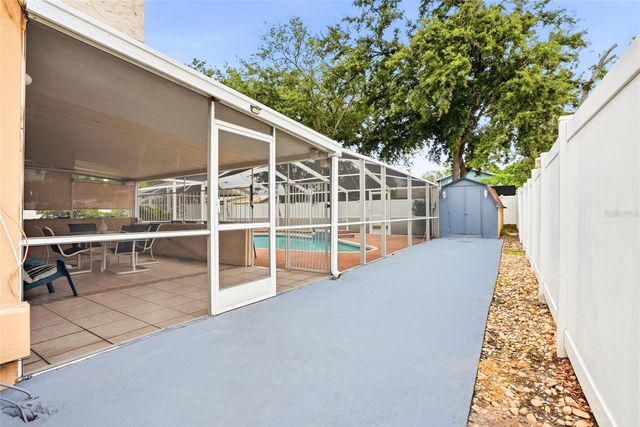 8206 VASSAR CIRCLE, Tampa, FL 33634