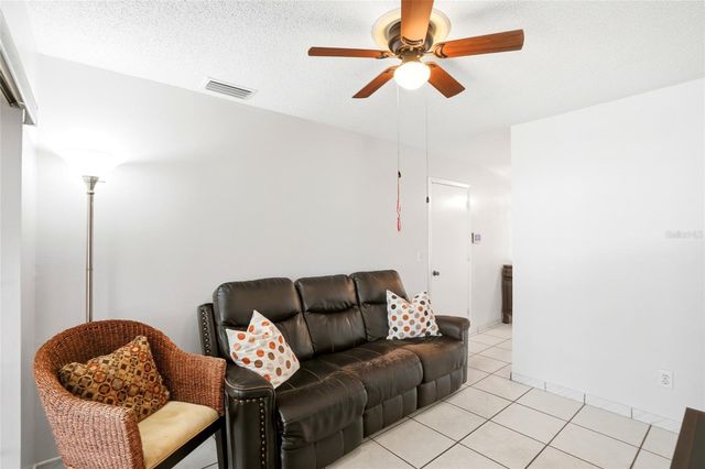 8206 VASSAR CIRCLE, Tampa, FL 33634