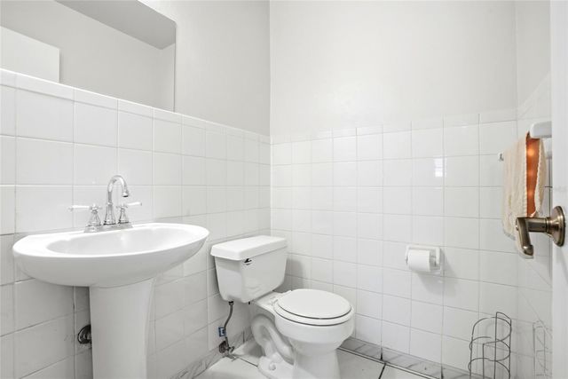 8206 VASSAR CIRCLE, Tampa, FL 33634