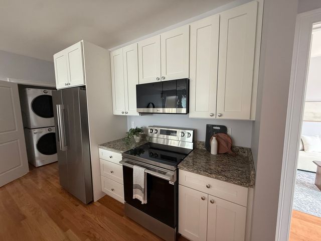 26 Pearl St 301, Framingham, MA 01702