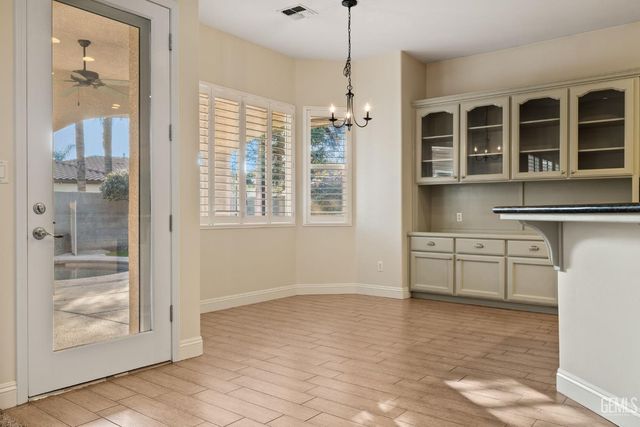 10507 Ashbourne Drive, Bakersfield, CA 93312