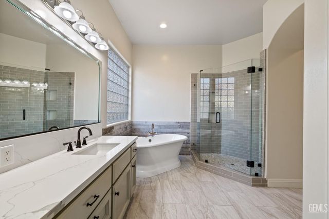 10507 Ashbourne Drive, Bakersfield, CA 93312