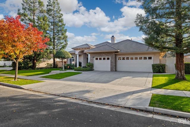 10507 Ashbourne Drive, Bakersfield, CA 93312