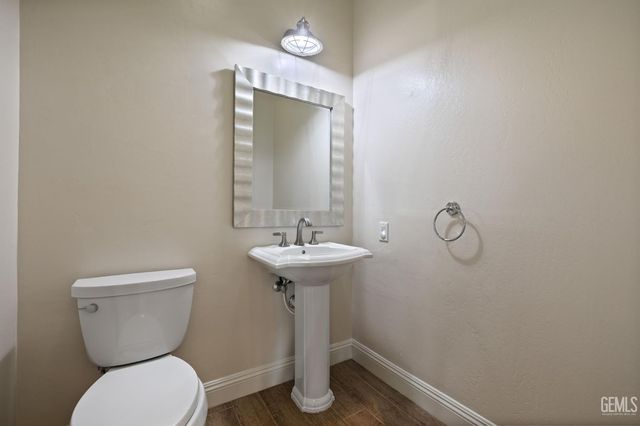 10507 Ashbourne Drive, Bakersfield, CA 93312