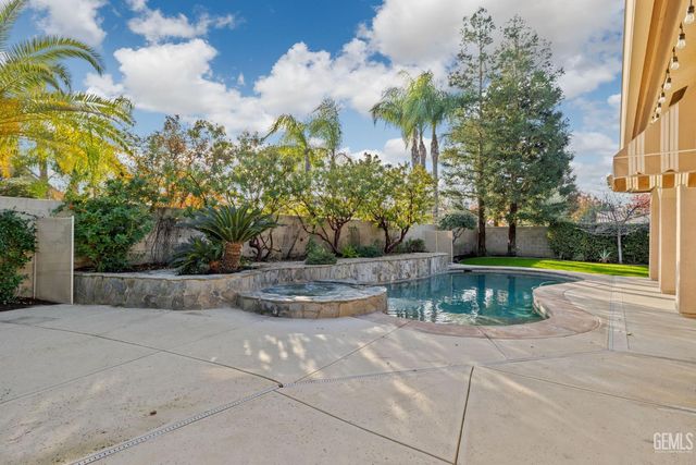 10507 Ashbourne Drive, Bakersfield, CA 93312