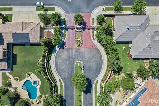 10507 Ashbourne Drive, Bakersfield, CA 93312