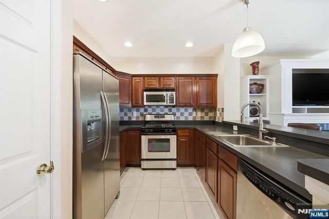 212 Riverwalk Way L127, Clifton, NJ 07014