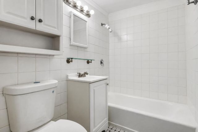 2192 Mass Ave 2-2, Cambridge, MA 02140