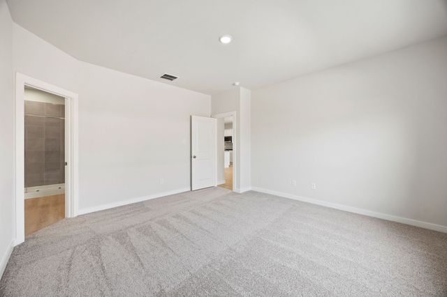 318 Amberville Drive, Red Oak, TX 75154