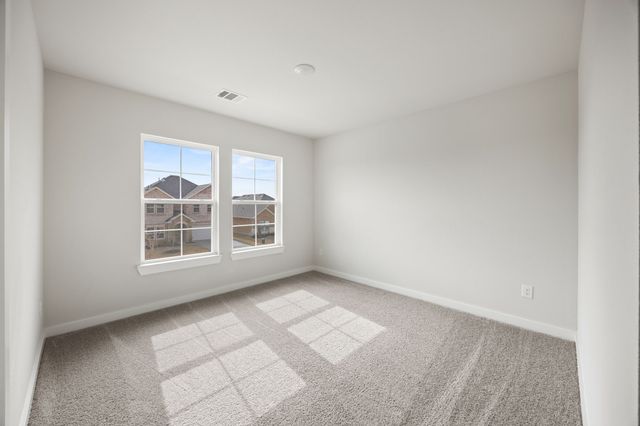 318 Amberville Drive, Red Oak, TX 75154