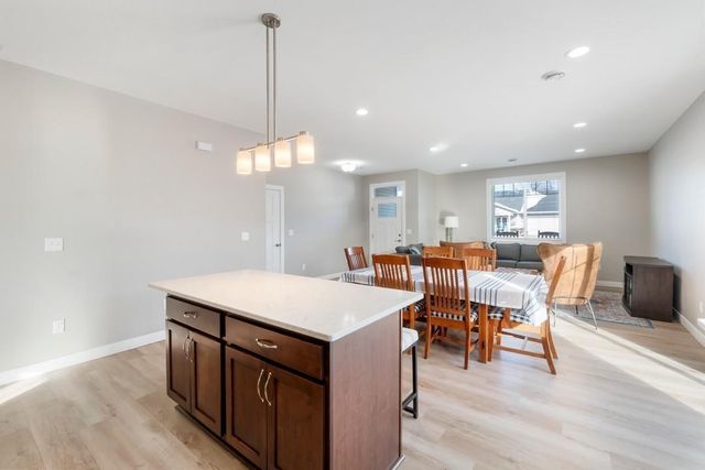 812 Parkside Lane, Charles City, IA 50616