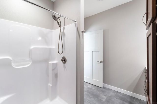 812 Parkside Lane, Charles City, IA 50616