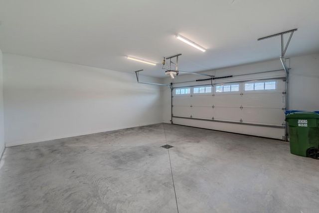 812 Parkside Lane, Charles City, IA 50616