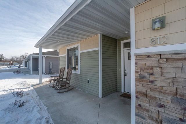 812 Parkside Lane, Charles City, IA 50616