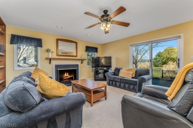 34 Aberdeen Circle, Raritan Twp., NJ 08822