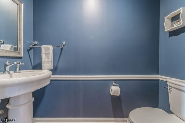 34 Aberdeen Circle, Raritan Twp., NJ 08822