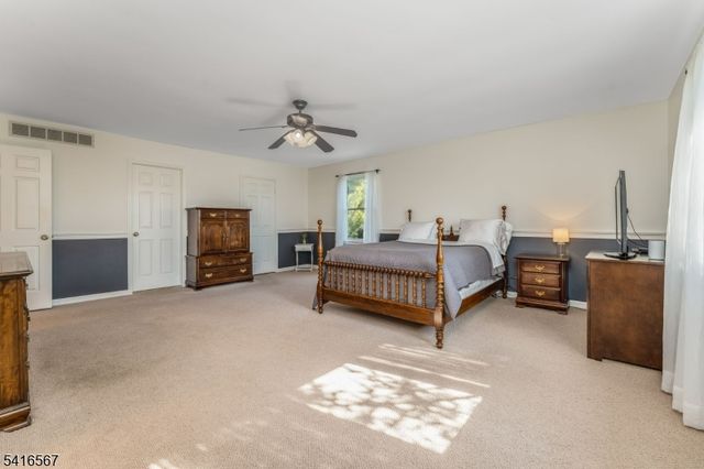 34 Aberdeen Circle, Raritan Twp., NJ 08822