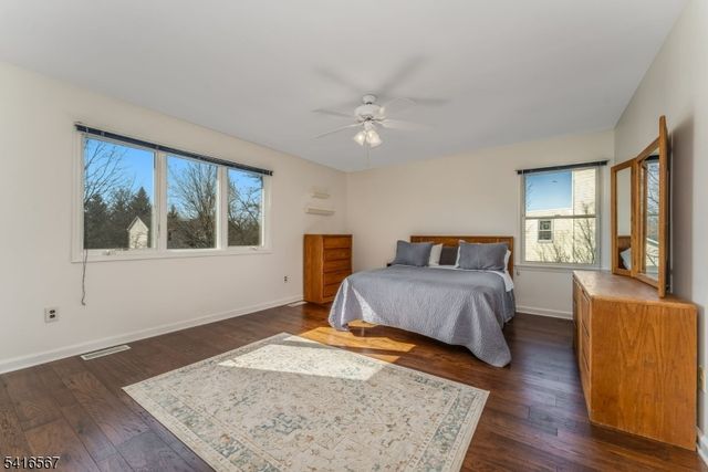 34 Aberdeen Circle, Raritan Twp., NJ 08822