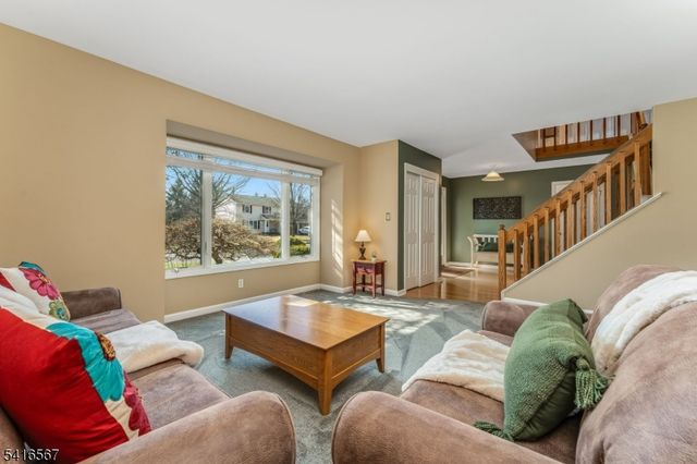 34 Aberdeen Circle, Raritan Twp., NJ 08822