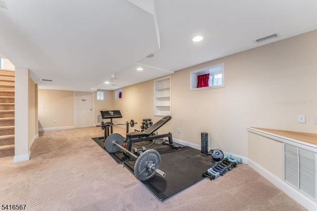 34 Aberdeen Circle, Raritan Twp., NJ 08822