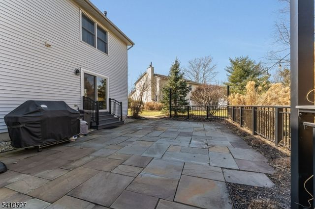 34 Aberdeen Circle, Raritan Twp., NJ 08822